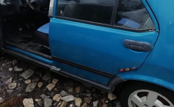 1993 model tofaş şahin 1.6 çıkma sol yan panel.