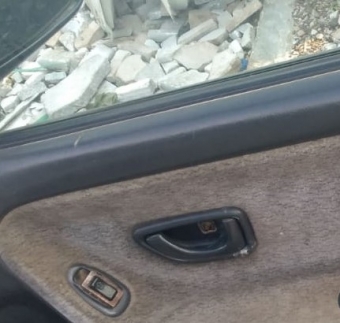 1994 hyundai sonata çıkma sağ ön kapı kolçağı.