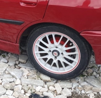 1997 model peugeot 306 1.8 8 valf çıkma sağ arka jant lastik.