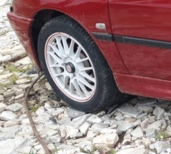 1997 model peugeot 306 1.8 8 valf çıkma sol ön jant lastik.