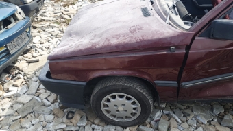 1997 model renault r9 broadway çıkma sol ön çamurluk.