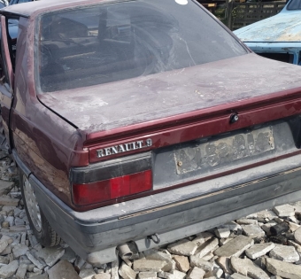 1997 model renault r9 broadway çıkma sol stop lambası.