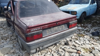 1997 model renault r9 broadway çıkma takım stop lambası.