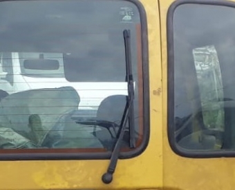 1998 - 2000 model renault kangoo 1.9 çıkma bagaj silecek kolu.