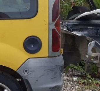 1998 - 2000 model renault kangoo 1.9 çıkma depo kapağı.