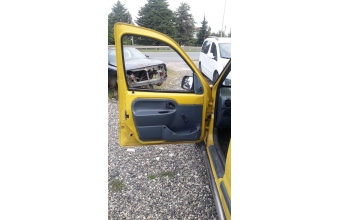 1998 - 2000 model renault kangoo 1.9 çıkma dolu sol ön kapı.