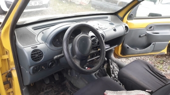 1998 - 2000 model renault kangoo 1.9 çıkma torpido göğüslük.