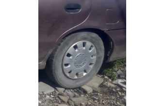 1998 model hyundai accent gl 1.3 çıkma sol arka jant lastik.