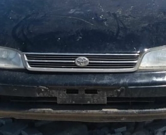 1998 model toyota carina 2 çıkma ön panjur.