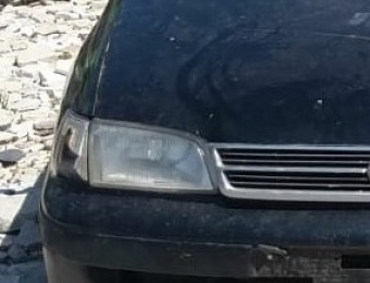 1998 model toyota carina 2 çıkma sağ far.