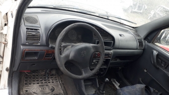 1999 model peugeot partner 1.9 çıkma göğüslük torpido.