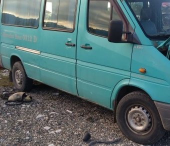 2000 model mercedes benz sprinter 312d 2.9 çıkma sağ yan panel.