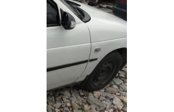 2001 model lada vega 1.5 benzinli çıkma sağ ön jant lastik.