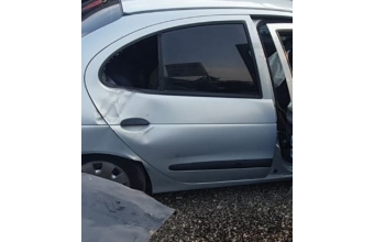 2001 model renault megane 1 1.6 8 valf çıkma sağ arka kapı.