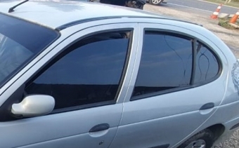 2001 model renault megane 1 1.6 8 valf çıkma sol takım kapı kolu.