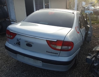 2001 model renault megane 1 1.6 8 valf kesme arka kasa.