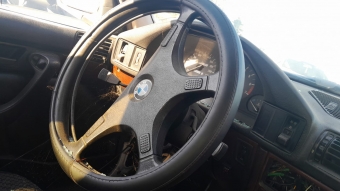 Bmw e34 kasa 5.20 direksiyon simidi orjinal parça