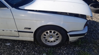 Bmw e34 kasa 5.20 sag camurluk orjinal parça