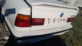 Bmw e34 kasa 5.20 takim stop orjinal parça